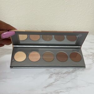 W3LL PEOPLE
Nudist Eyeshadow Palette